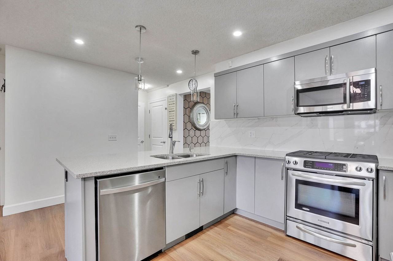 972 Windsong Dr Sw - Photo 6 of 14