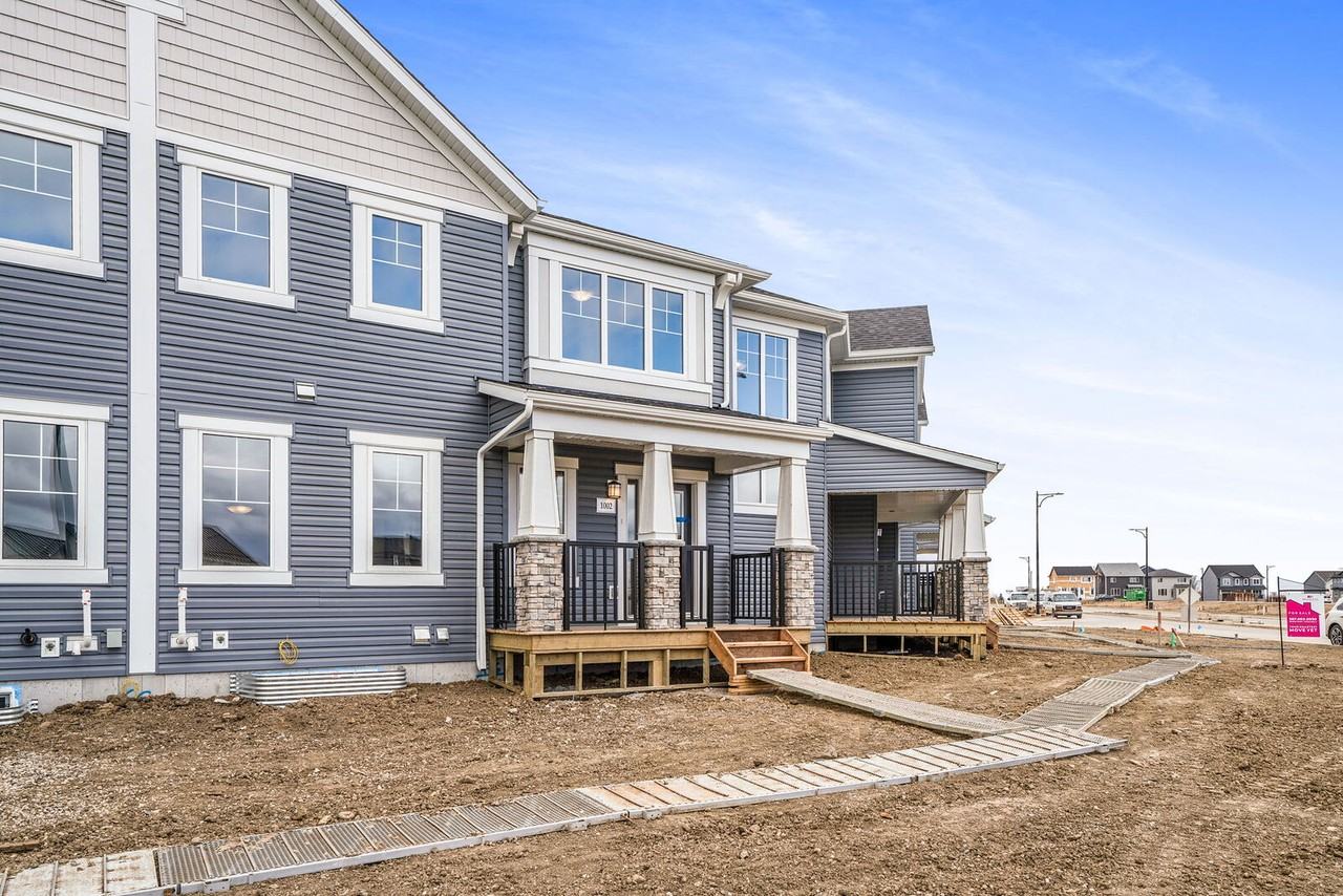 1002 Crestview Terr - Photo 2 of 40