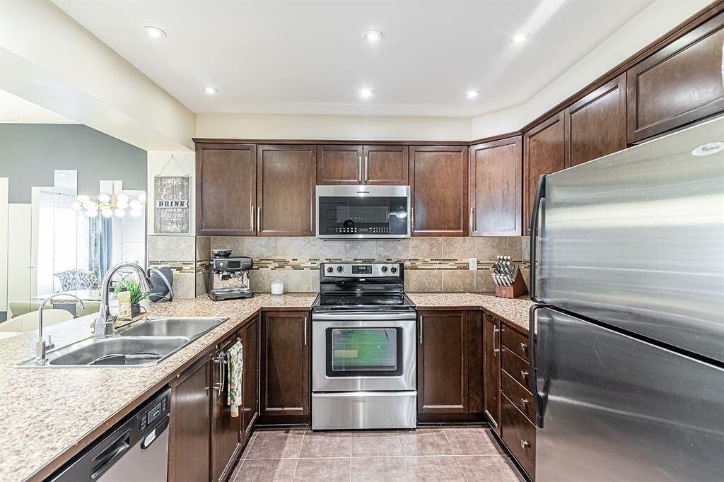 988 Windsong Dr Sw - Photo 3 of 18