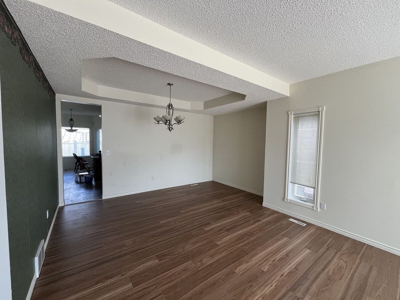 532 Byrne Cres Sw - Photo 5 of 19