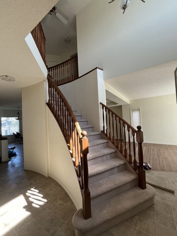 532 Byrne Cres Sw - Photo 7 of 19
