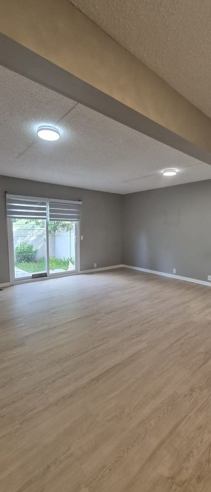 13833 30 St Nw - Photo 3 of 31
