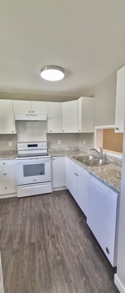 13833 30 St Nw - Photo 5 of 31