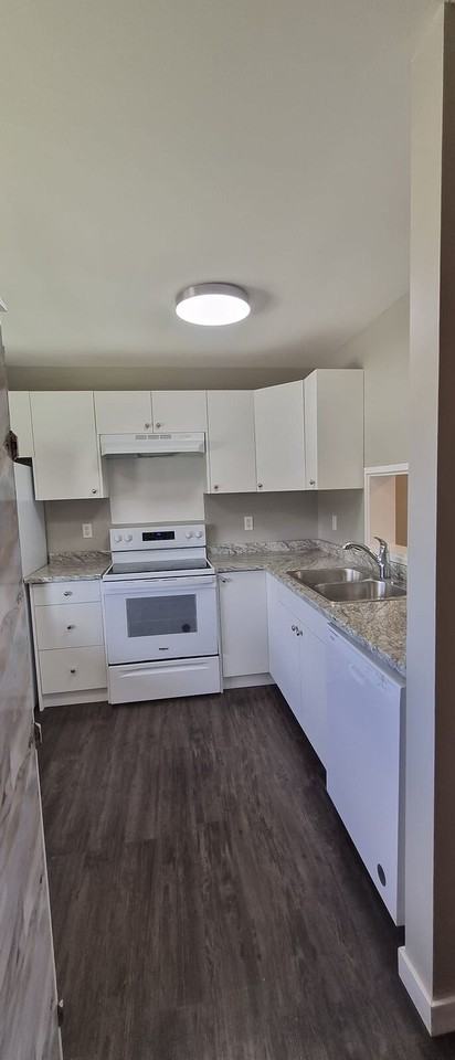 13833 30 St Nw - Photo 6 of 31