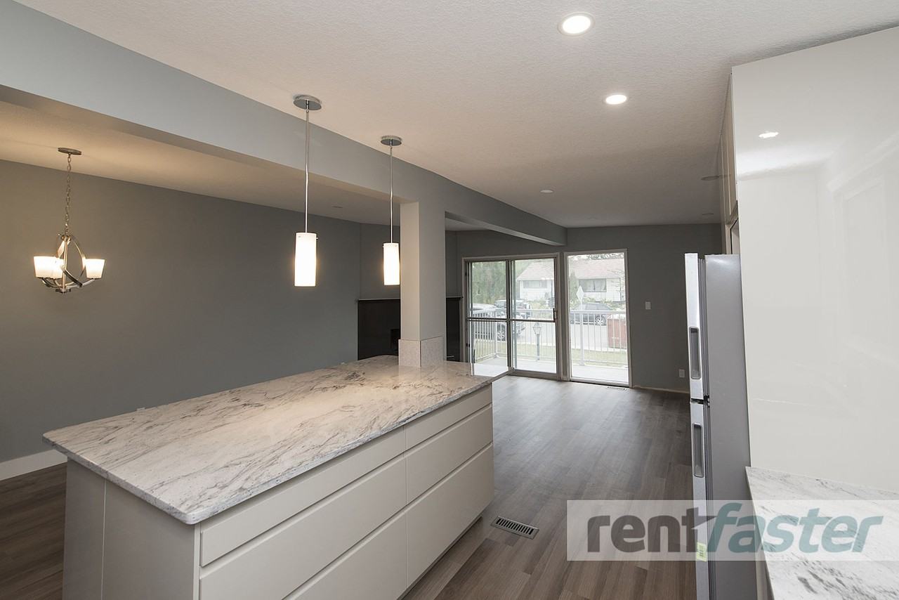 3019 29 St Sw - Photo 3 of 23