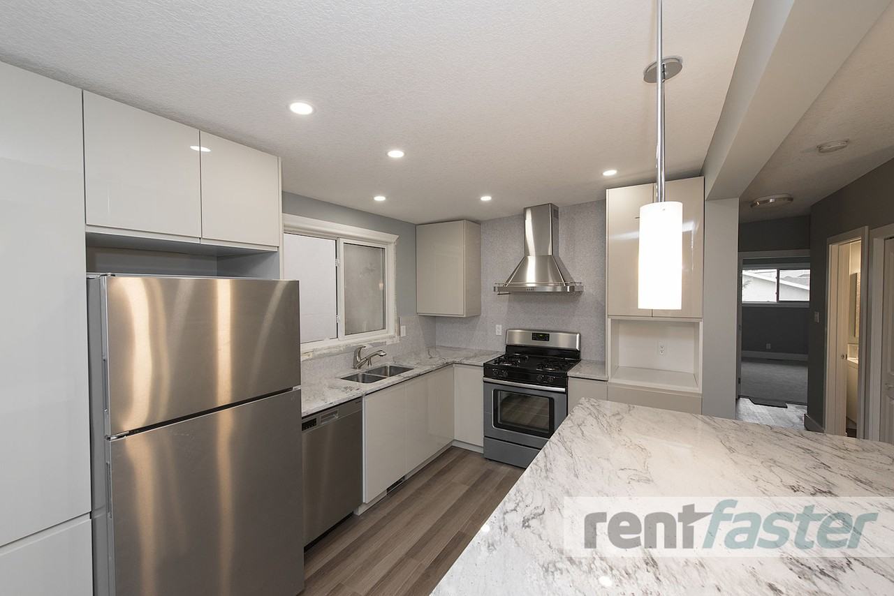 3019 29 St Sw - Photo 7 of 23