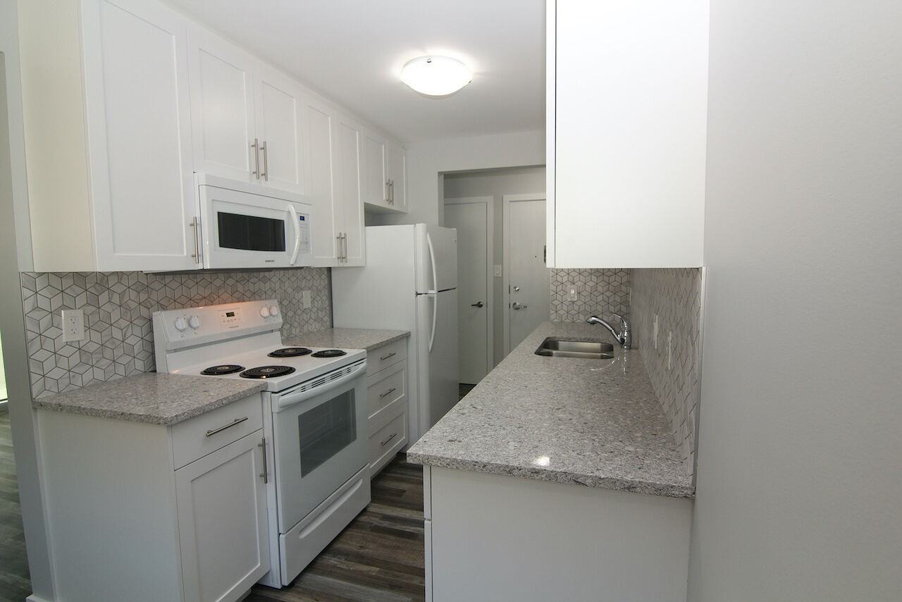 8544 84 Ave Nw - Photo 5 of 34