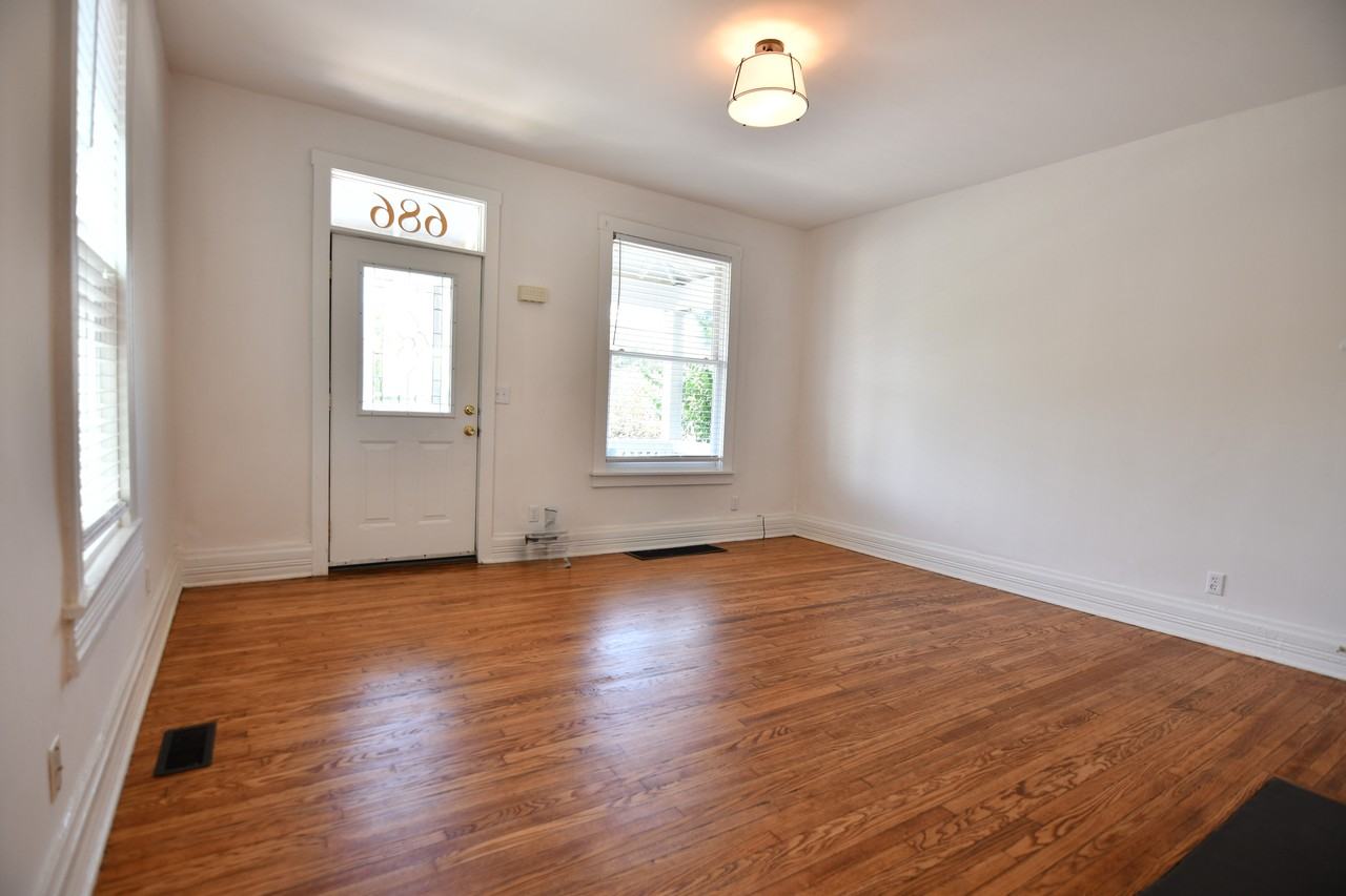 686 Hamlet St #686 - Photo 3 of 12