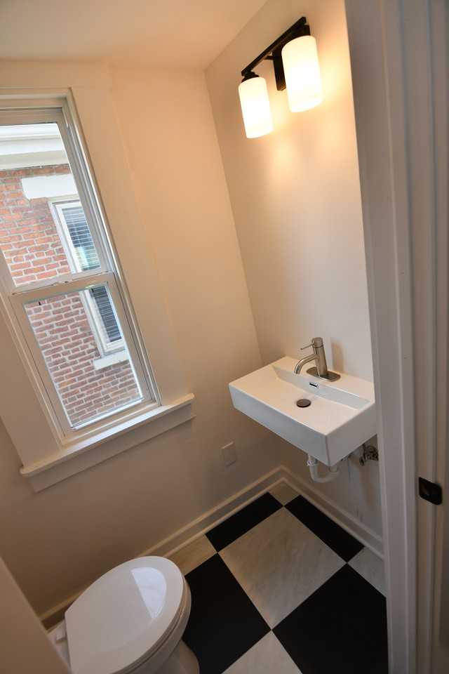 686 Hamlet St #686 - Photo 7 of 12