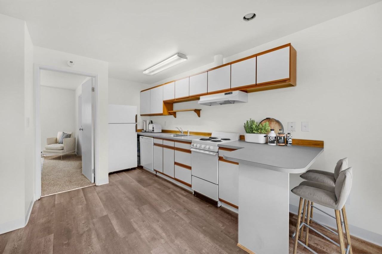 Welcome Home to Sandpoint Crest Apartments - Photo 6 of 14