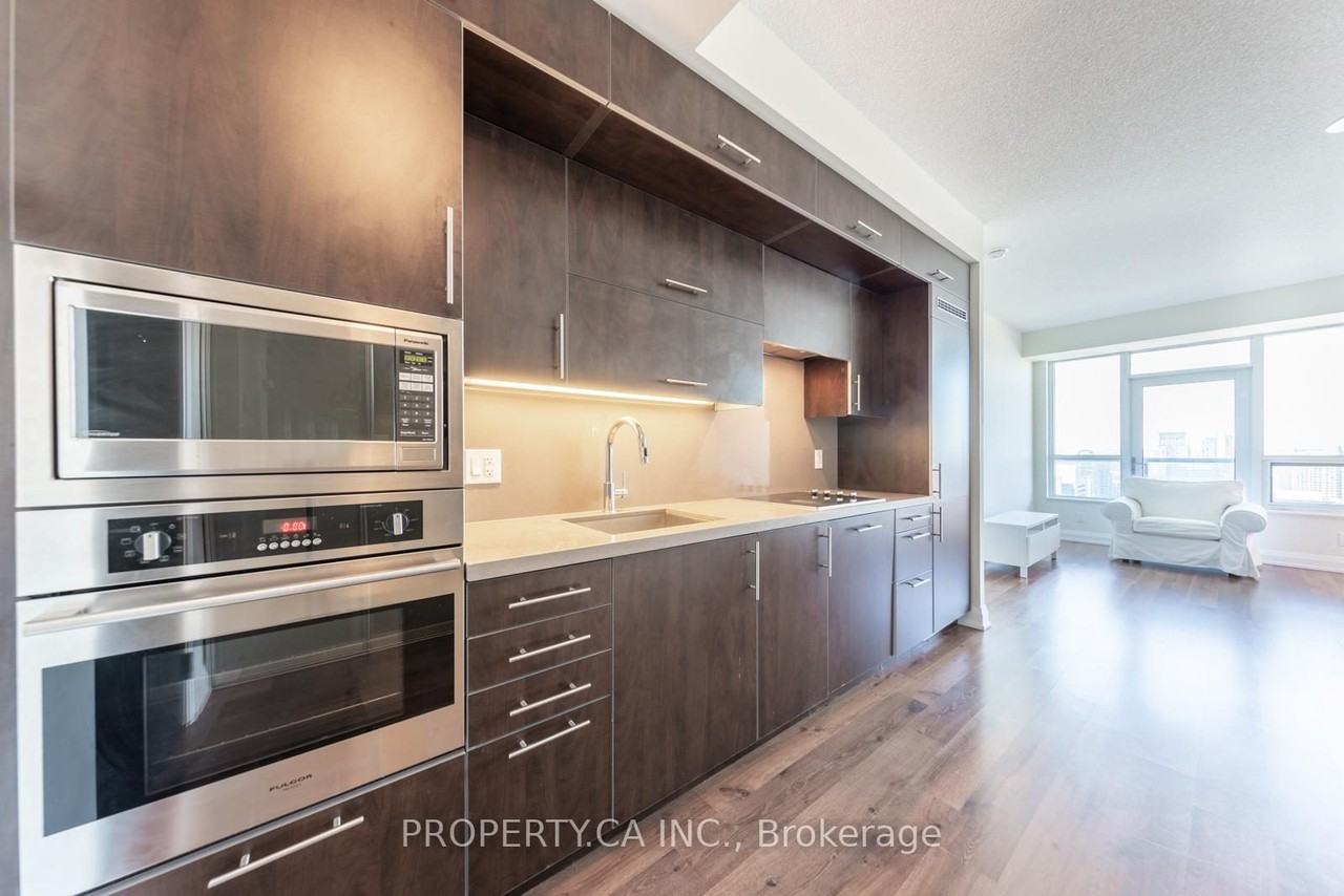 5 Sheppard Avenue East - Photo 8