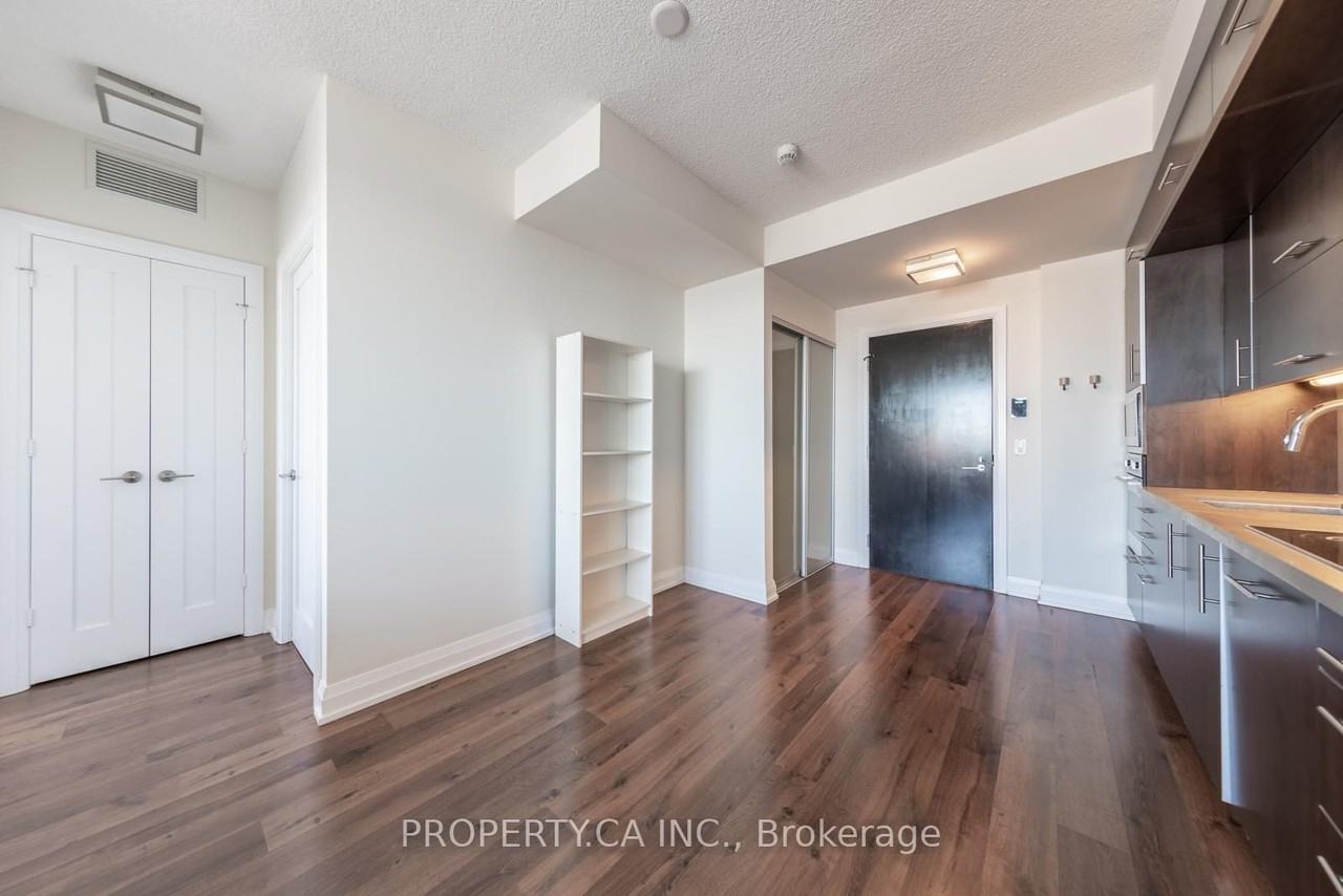 5 Sheppard Avenue East - Photo 15