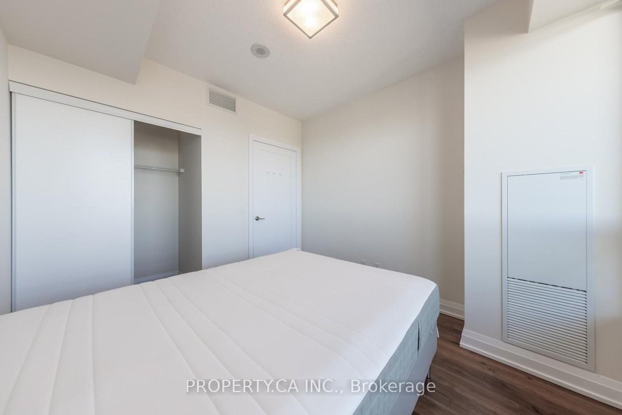 5 Sheppard Avenue East - Photo 16