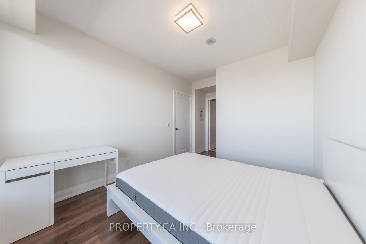 5 Sheppard Avenue East - Photo 21