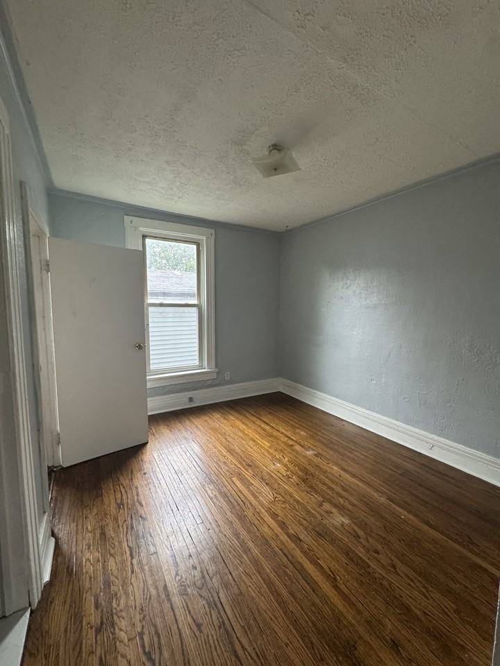 180 Norran Dr #2 - Photo 3 of 6