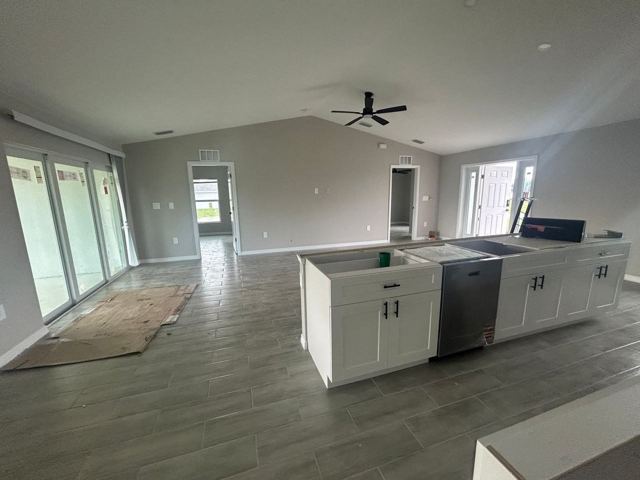 1017 Ne 44th St - Photo 2 of 9