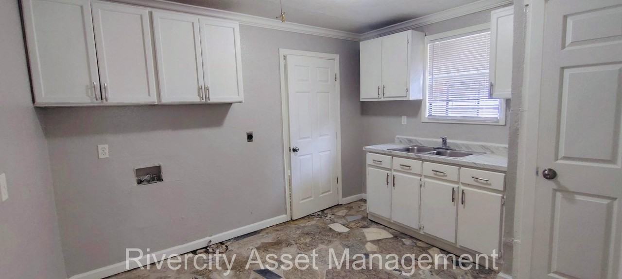 2198 Lyon Ave #2198 - Photo 4 of 6