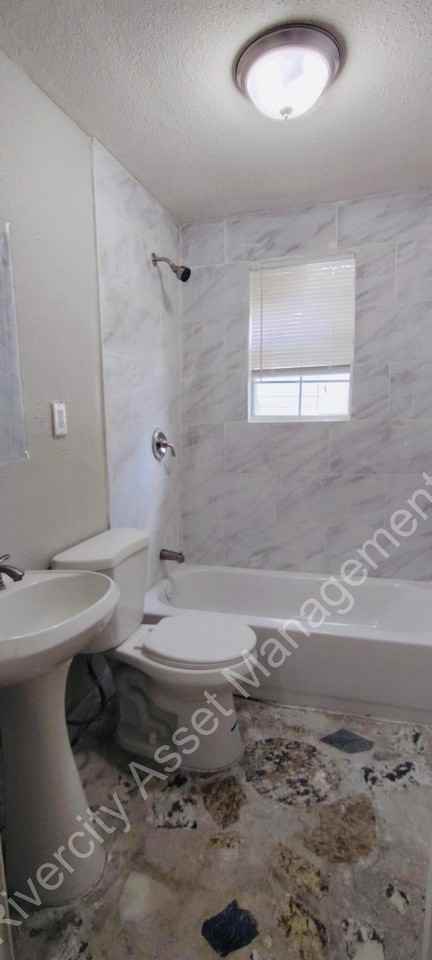 2198 Lyon Ave #2198 - Photo 5 of 6