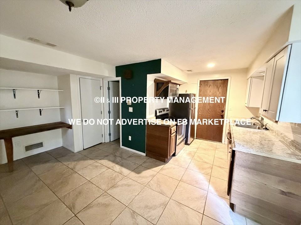 7801 N Oregon Ave #1 - Photo 3 of 9
