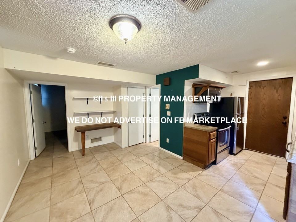 7801 N Oregon Ave #1 - Photo 5 of 9