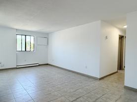 525 Wyandotte St W #302 - Photo 1 of 1