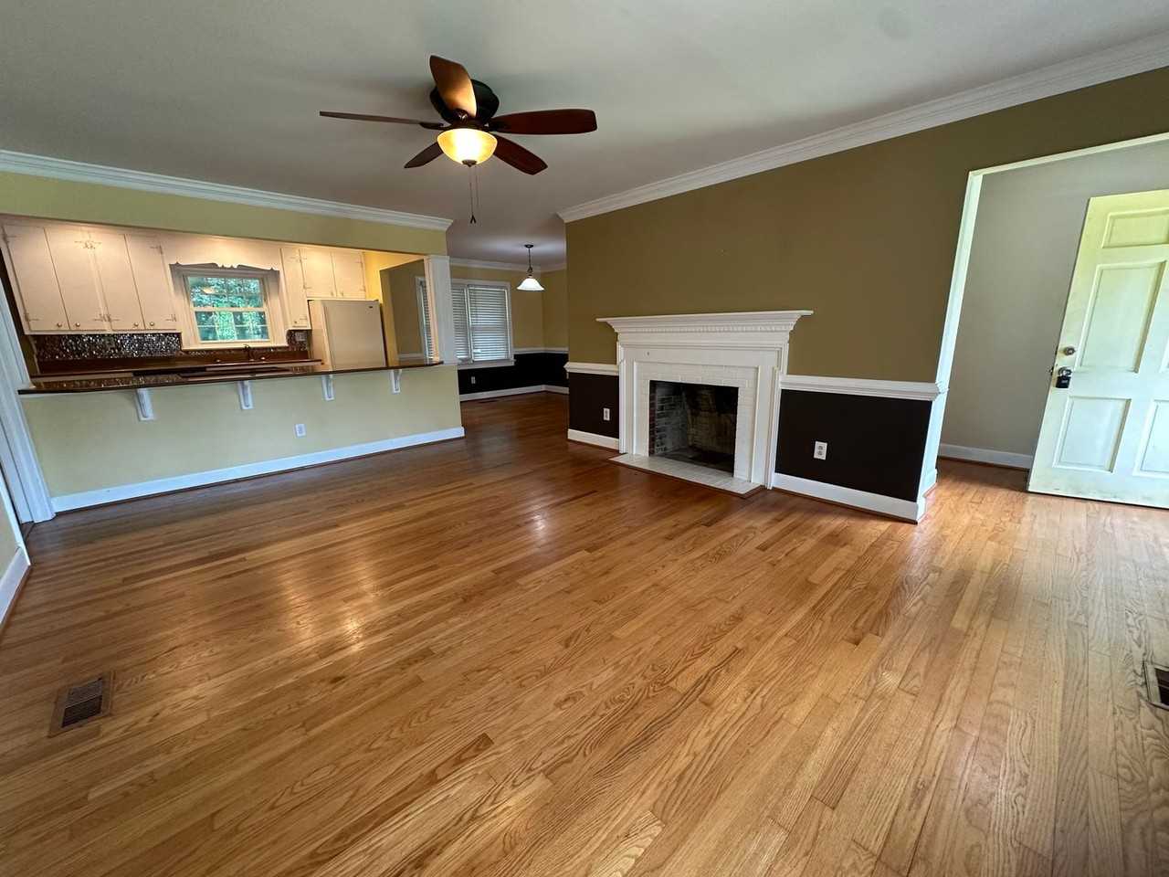 1601 Hopkins Dr - Photo 2 of 17