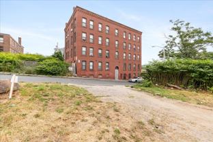 24 Charlton St - Photo 1 of 1
