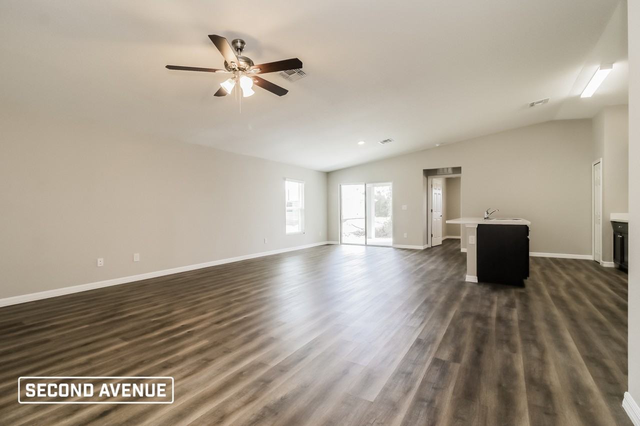 438 Reading St - Photo 5 of 19