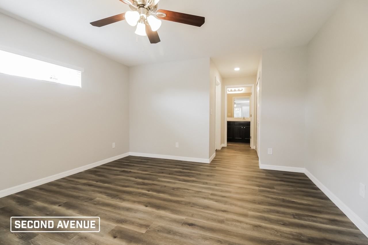 438 Reading St - Photo 7 of 19