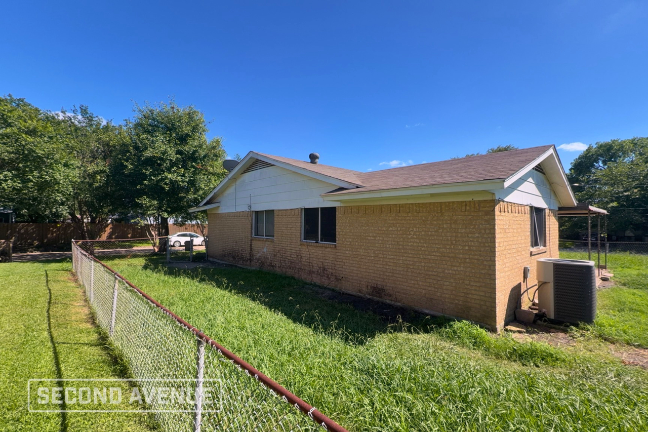 600 Carl C Senter St - Photo 2 of 5