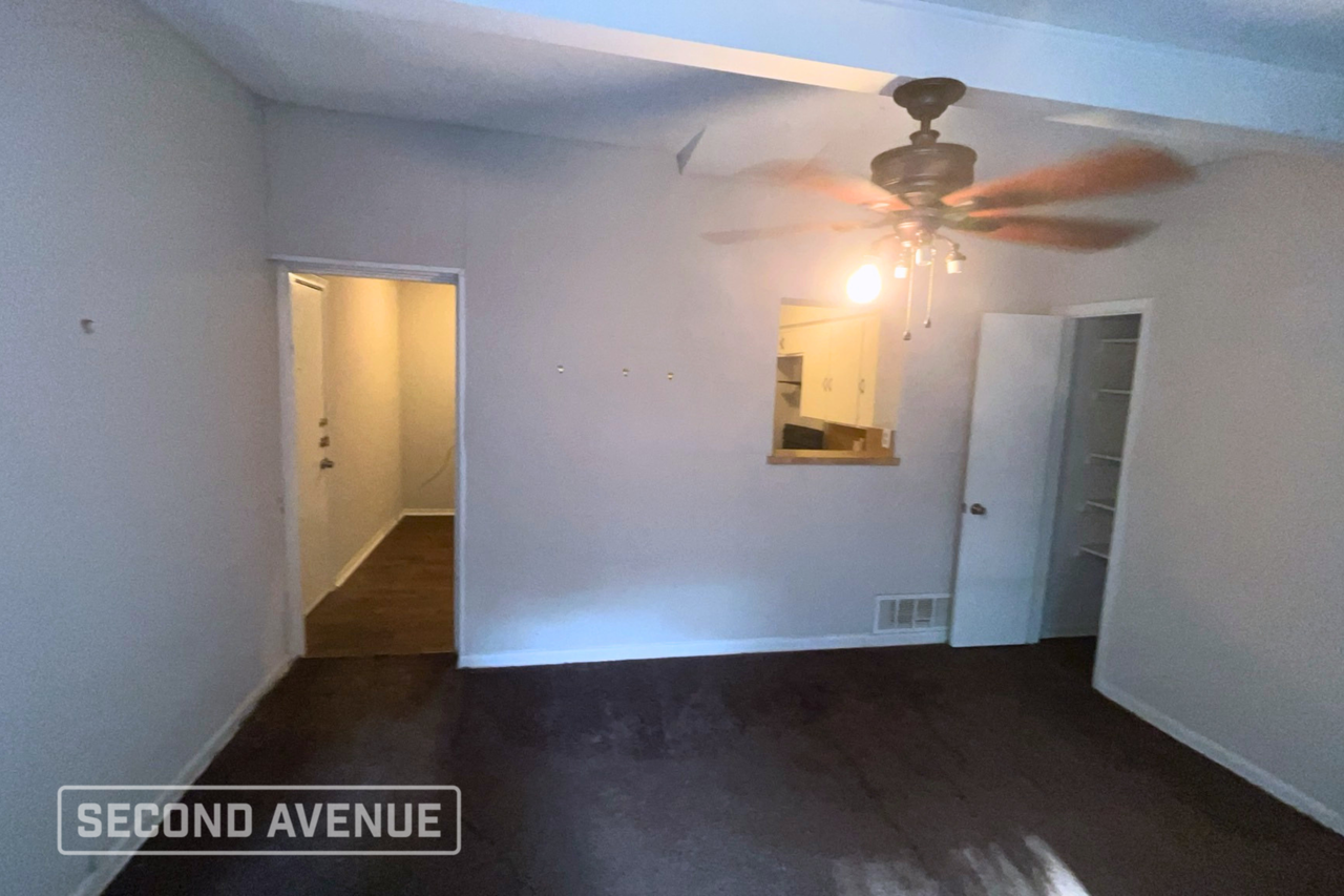 1803 Robinson St - Photo 3 of 12