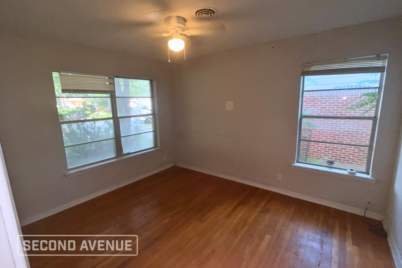 1803 Robinson St - Photo 5 of 12