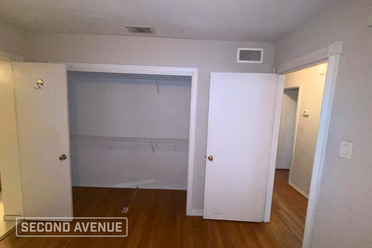 1803 Robinson St - Photo 6 of 12