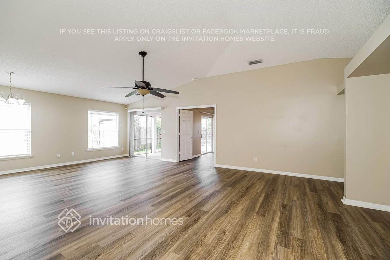7058 Red Bay Ct - Photo 3 of 17