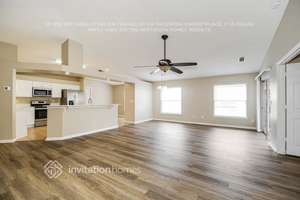 7058 Red Bay Ct - Photo 4 of 17