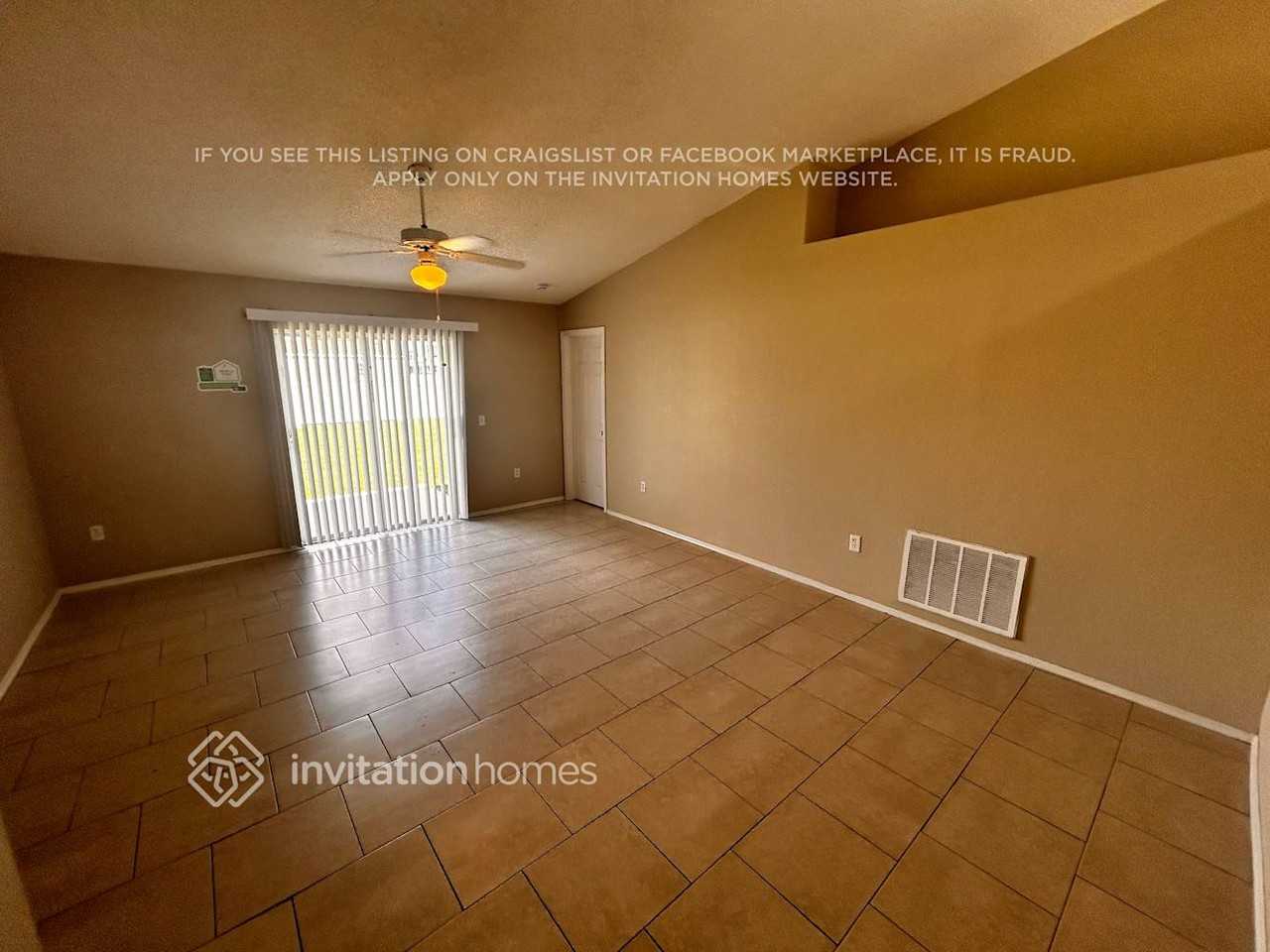 8425 Split Creek Cir - Photo 2 of 16