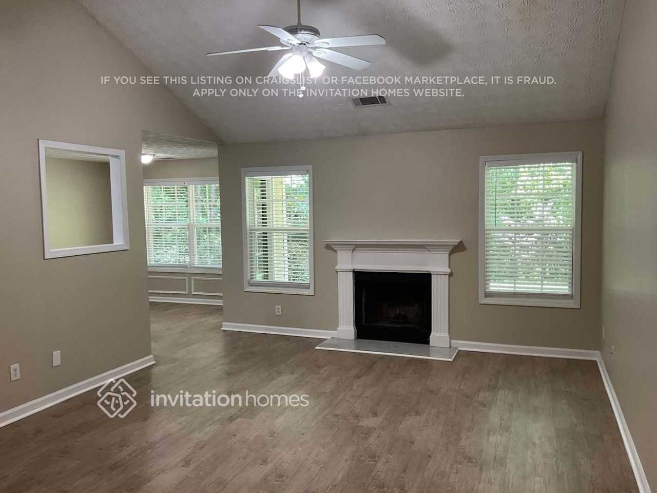 898 Kendall Park Dr - Photo 3 of 15