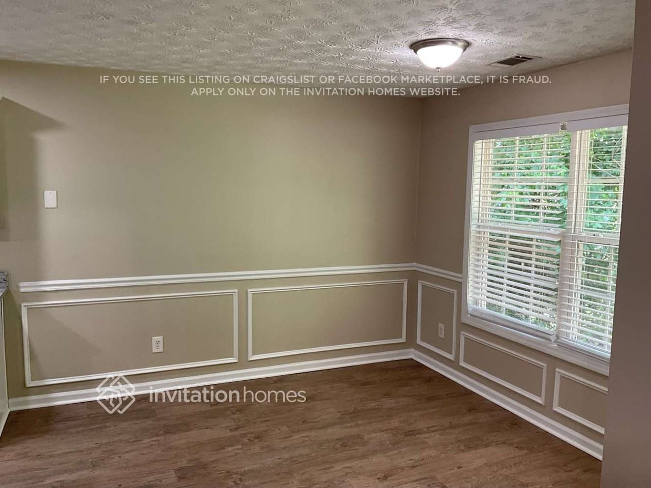 898 Kendall Park Dr - Photo 4 of 15