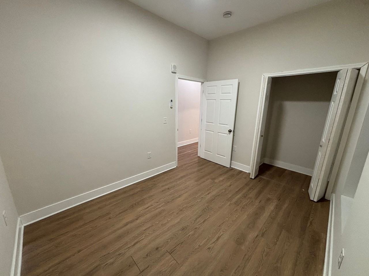 1031 W Hamilton St - Photo 4 of 10