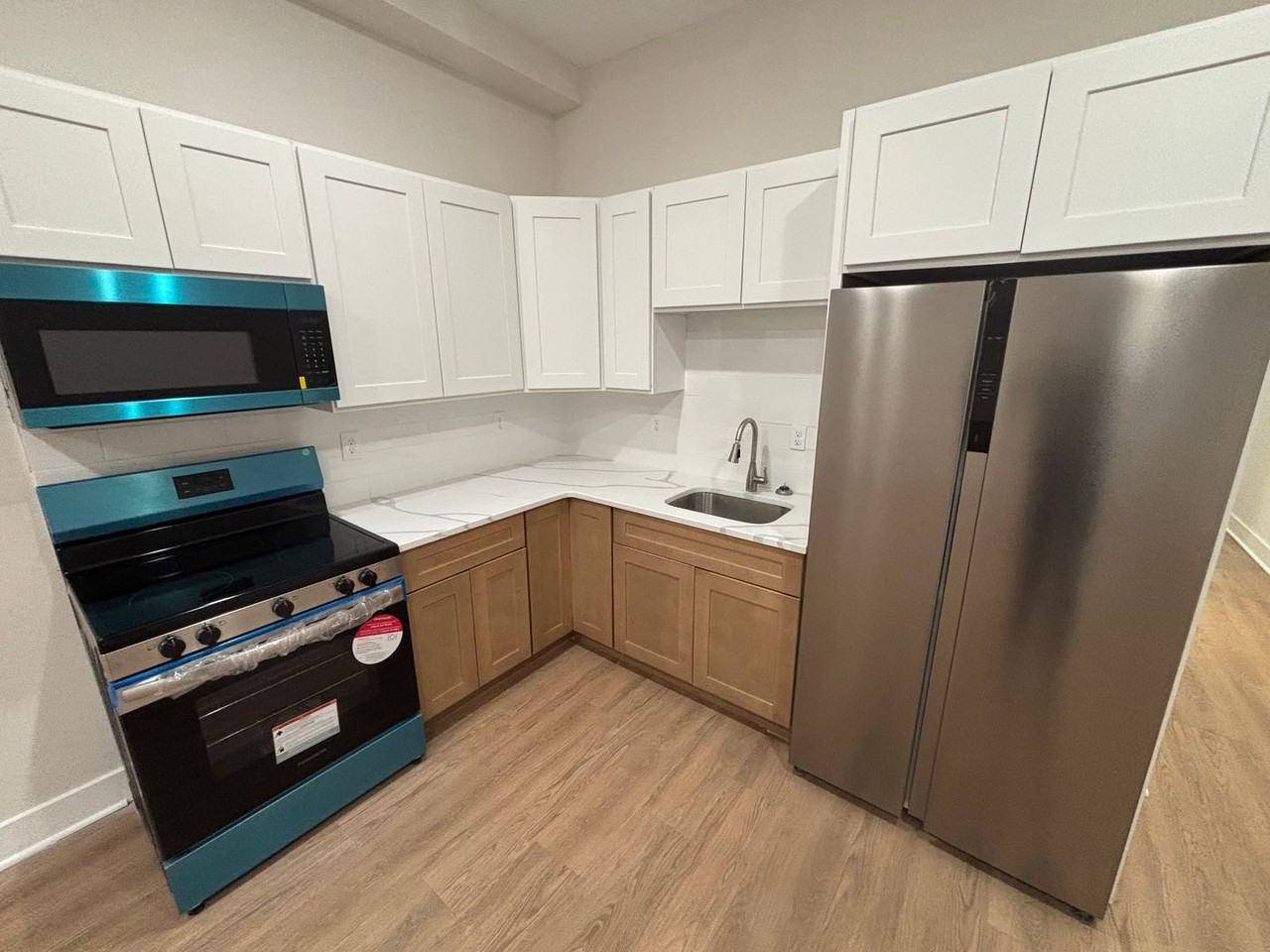 1031 W Hamilton St - Photo 7 of 10