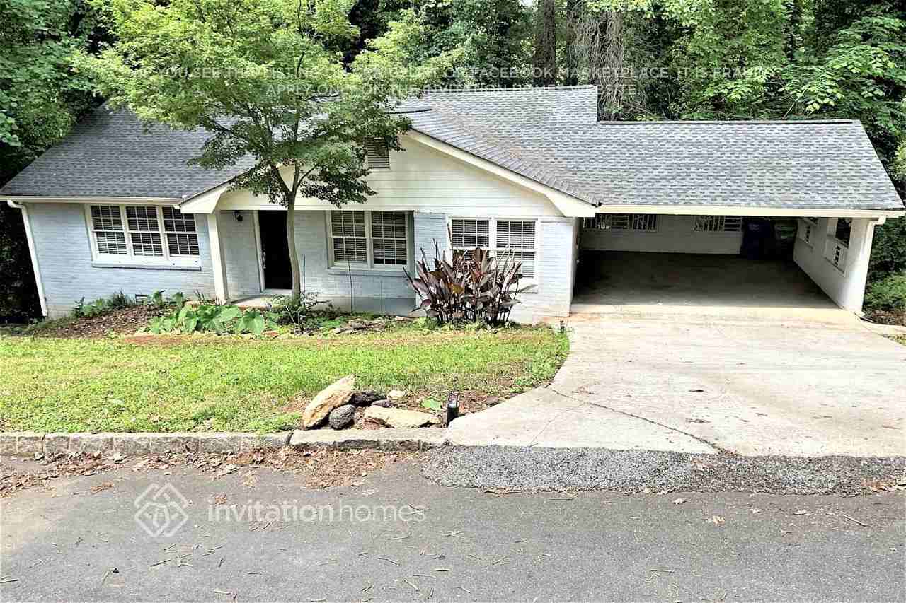 2372 Oakridge Ct - Photo 2 of 21