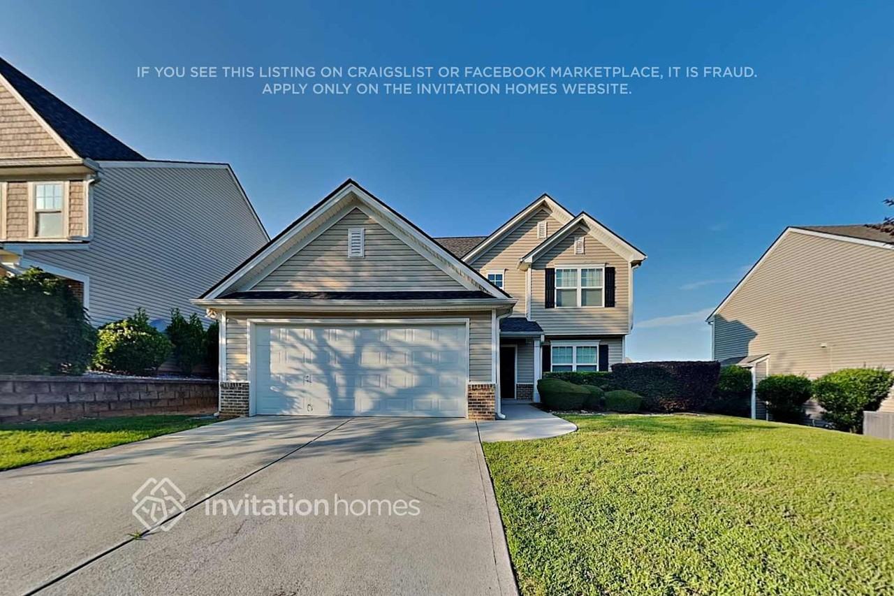 925 Donington Cir - Photo 2 of 22