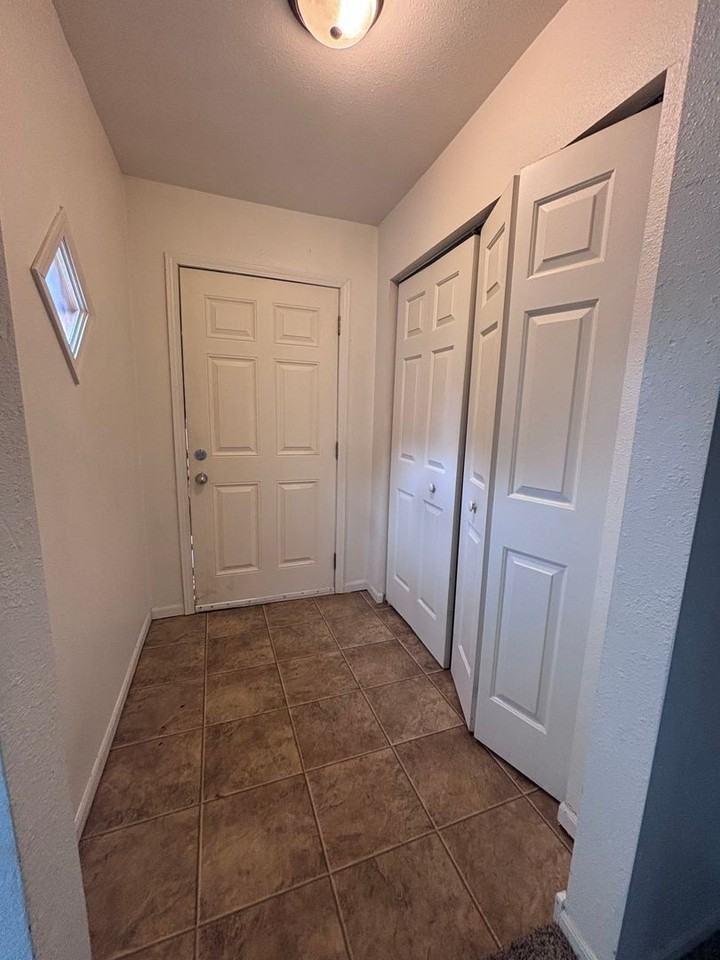 127 17th St Se - Photo 2 of 15