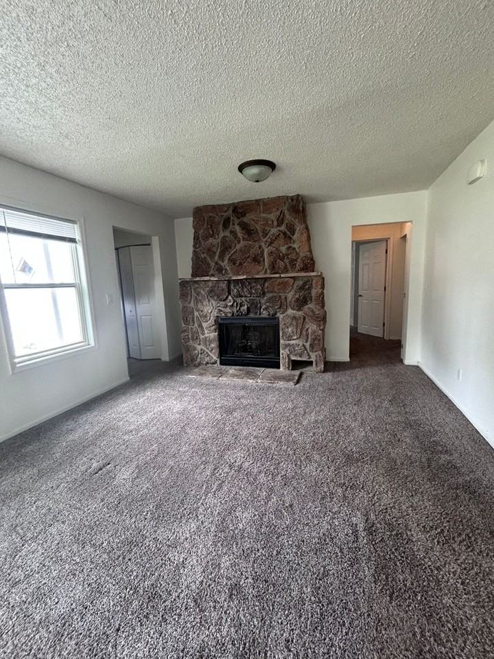 127 17th St Se - Photo 4 of 15