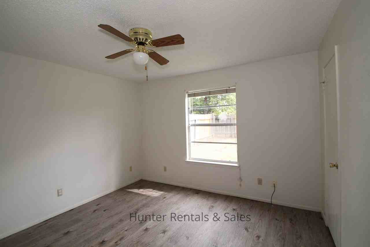 1604 Cedarhill Dr Apt A - Photo 6 of 14