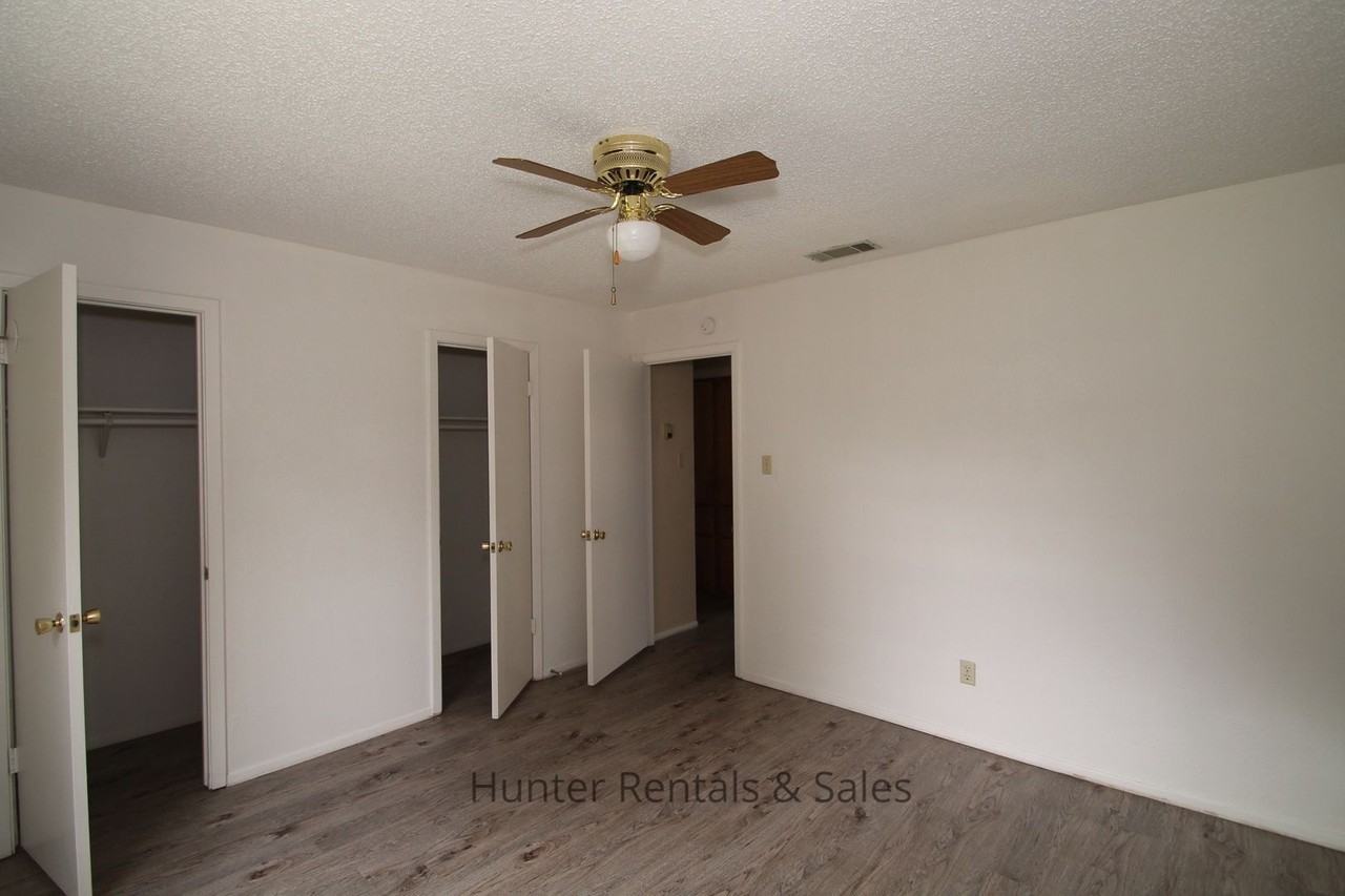 1604 Cedarhill Dr Apt A - Photo 7 of 14