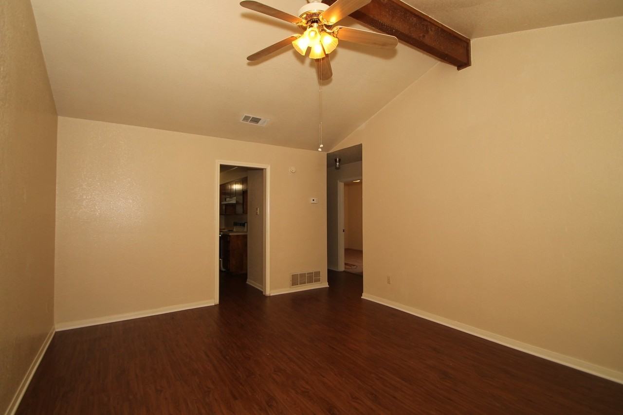 309B Margaret Lee St - Photo 4 of 14