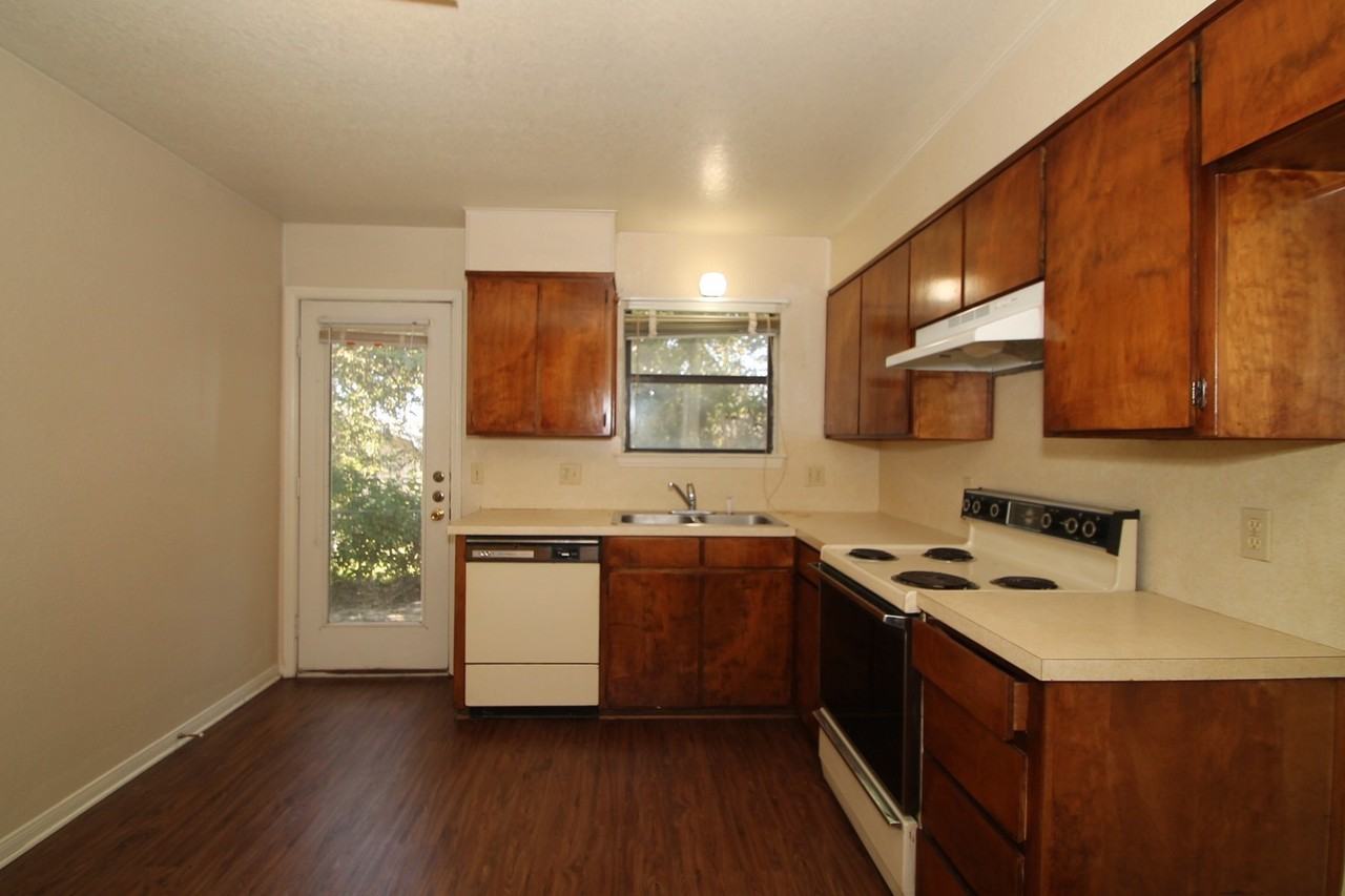 309B Margaret Lee St - Photo 5 of 14