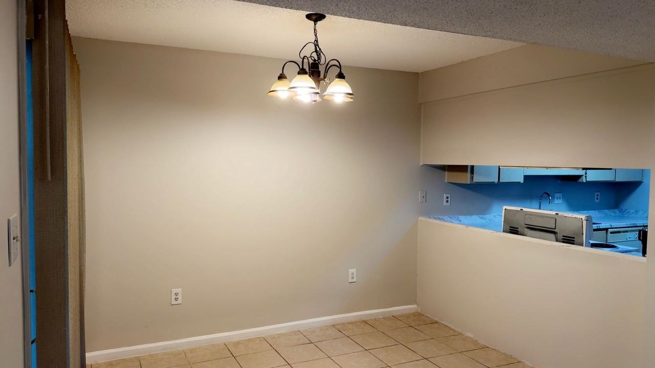 153 Holland Park Cir - Photo 3 of 21