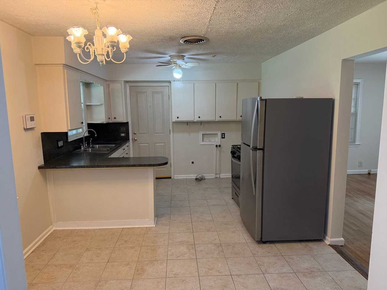 2302 Dorothy Ave - Photo 3 of 12